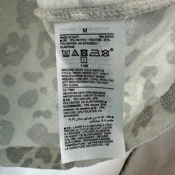 Old Navy Long Sleeve Shirt Medium NWT Cheetah print Soft - Picture 3 of 7